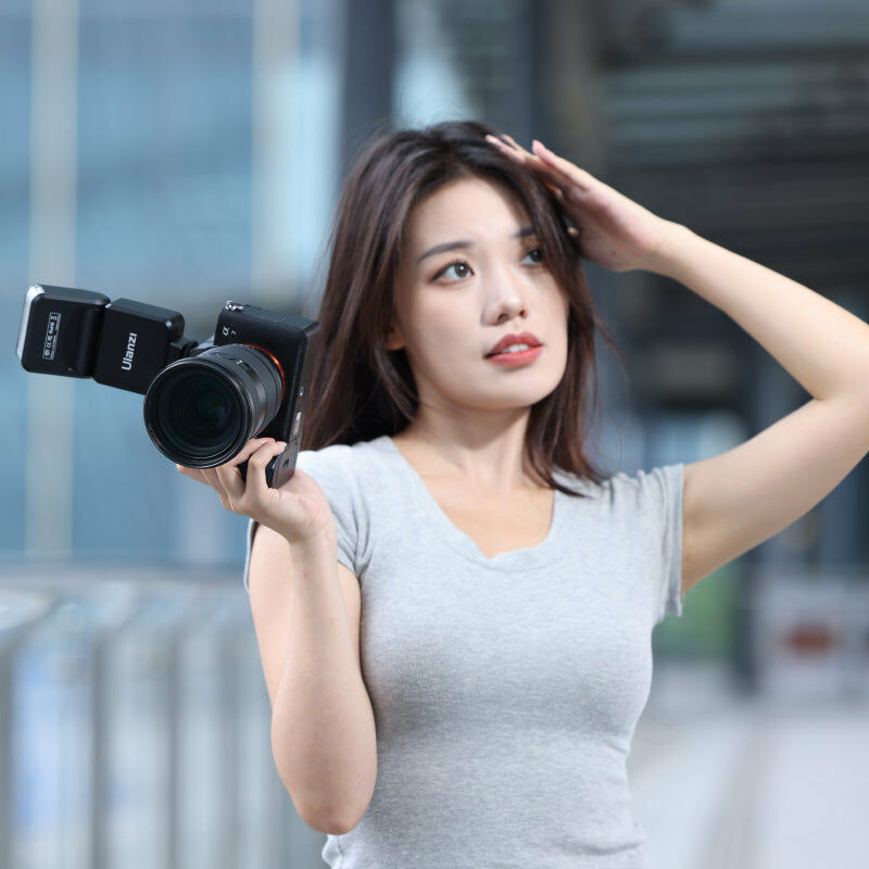Ulanzi F32 Camera Flash แฟลชกล้อง รองรับการใช้งาน Hot shoe mount