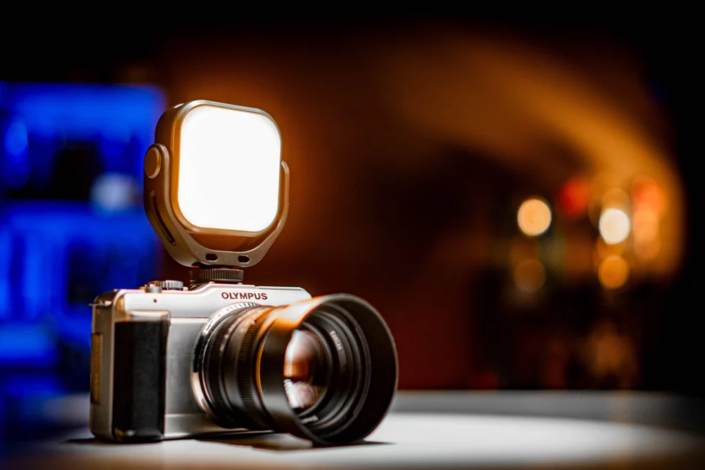Ulanzi vl 66 360° rotatable led video light ไฟ led อเนกประสงค์สำหรับนักสร้างคอนเทนต์มืออาชีพ (1)