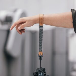 Falcam maglink quick magnetic buckle wrist strap สายรัดข้อมือกับกล้อง สายคล้องมือ แม่เหล็ก รับน้ำหนักได้ถึง 50kg 1