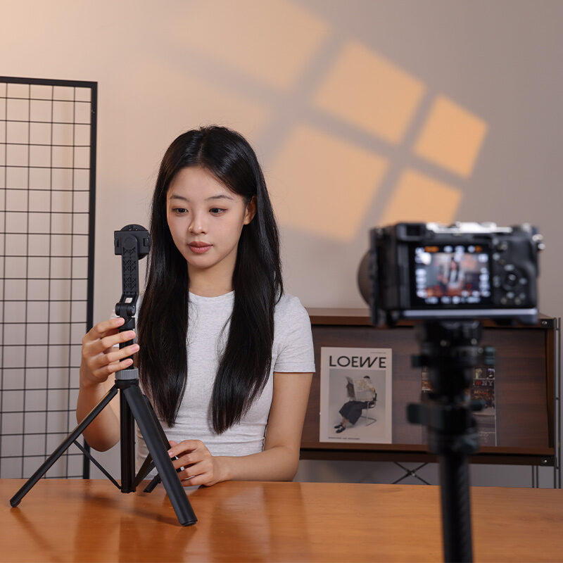 Ulanzi lm01 photography flashlight ไฟแฟลชไลท์ถ่ายภาพระดับมืออาชีพ 10w พร้อม 20 gobo และแสง rgb 4 โทน (8)